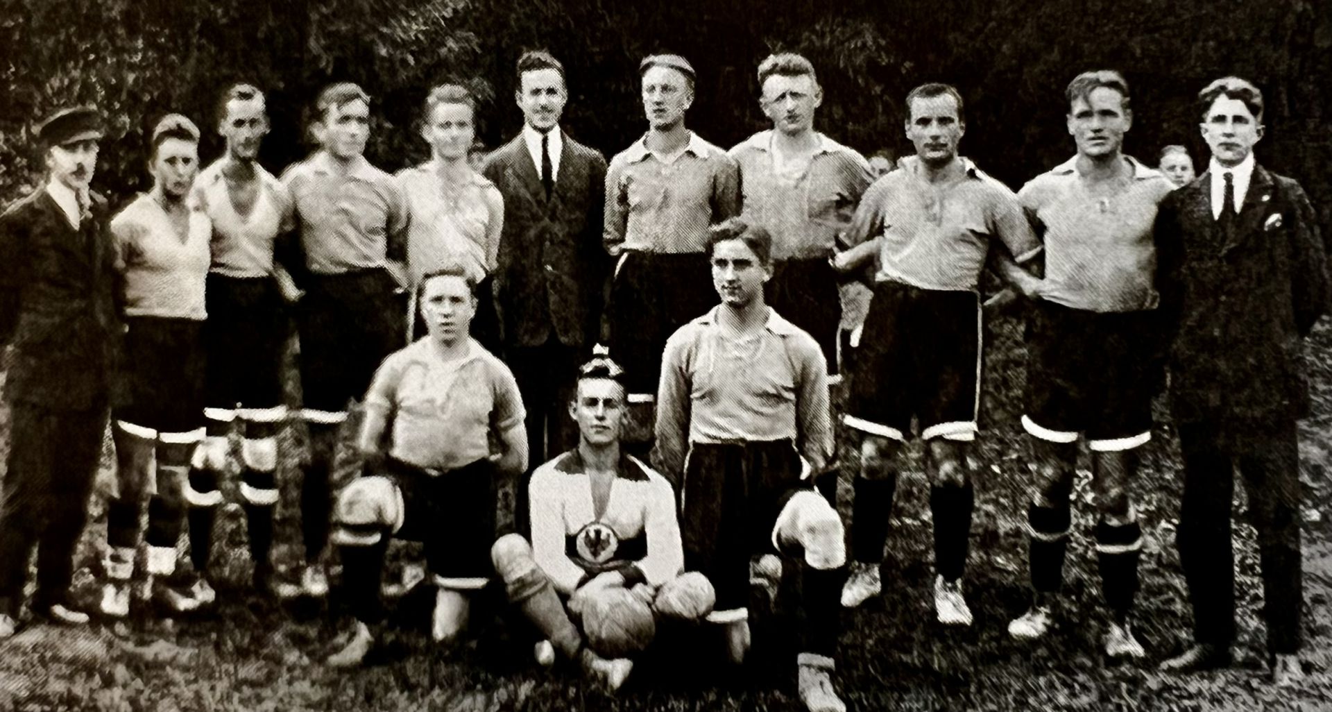 1923
